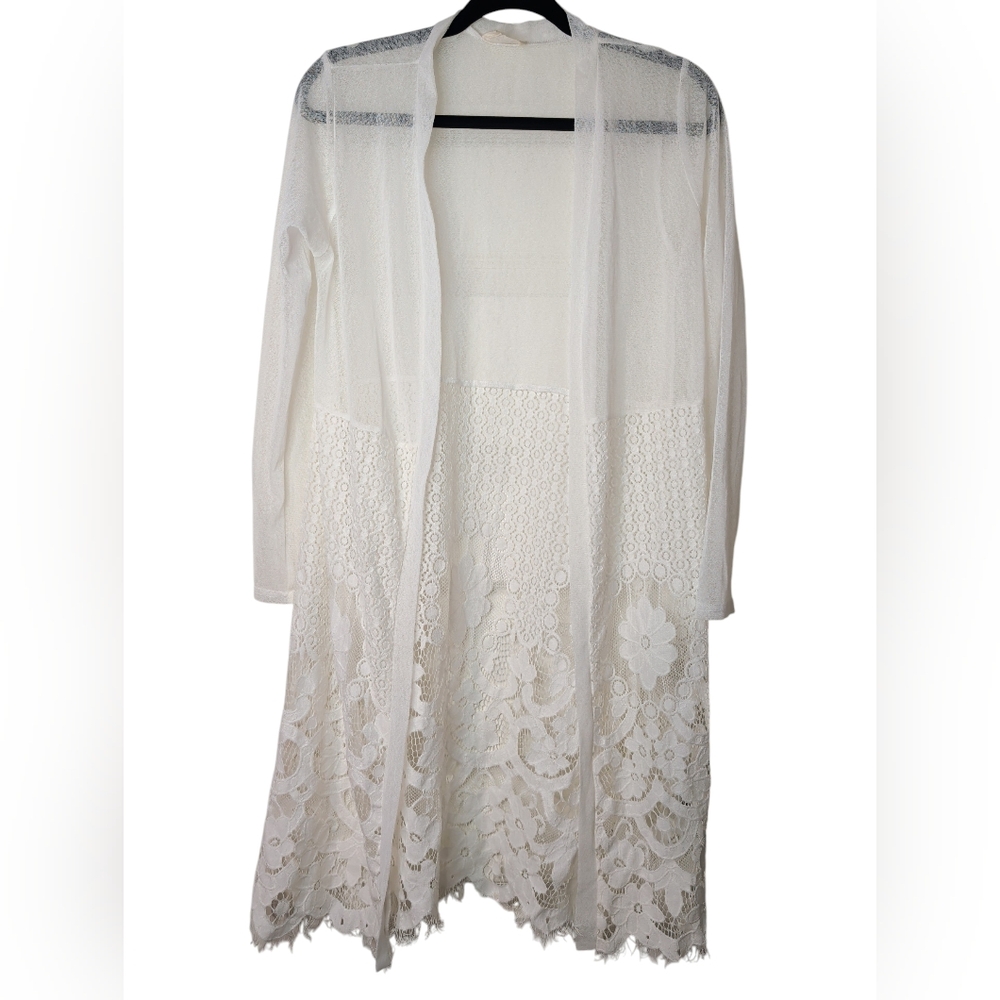 Ember Elegant White Lace Cardigan - Picture 2 of 10
